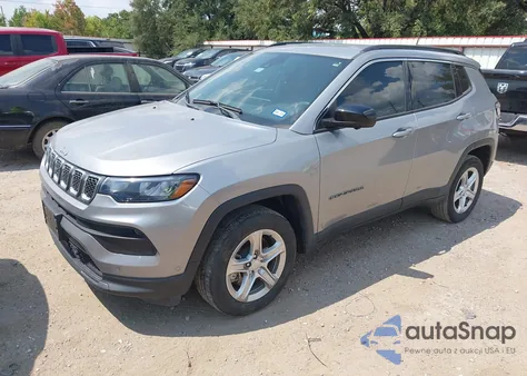 2023 Jeep Compass Latitude 4X4 from USA, damaged, VIN 3C4NJDBN1PT557774